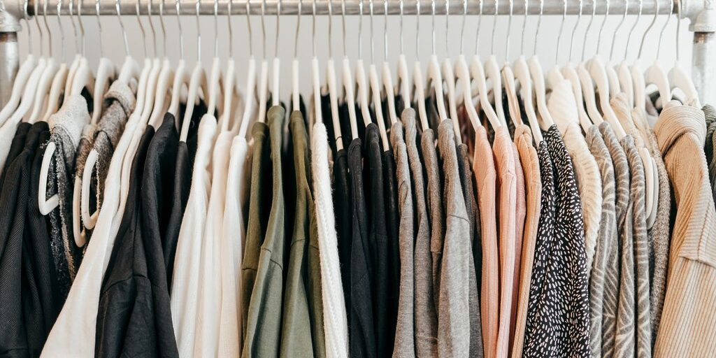 Closet Overwhelm: 10 Signs You Have Too Many Clothes