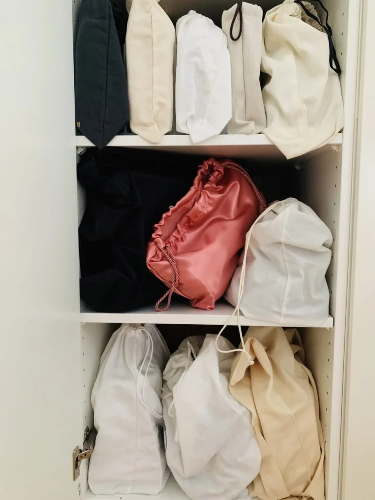 Lirex Handbag Hanging Organizer, 8 Pocket Hanging Purse Organizer Handbag Storage Hanger Oxford Cloth Closet Organizer for Family Closet Bedroom, Fold