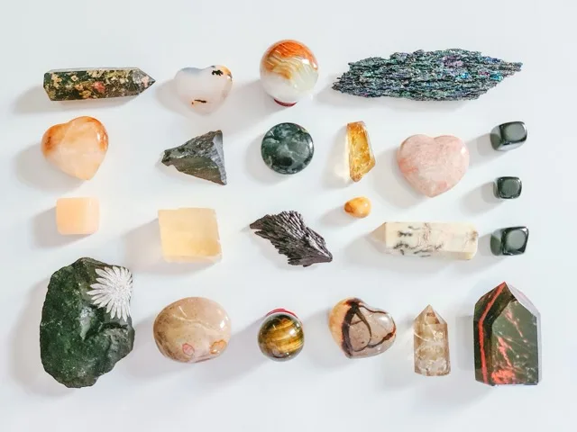 organising crystals in a neat grid