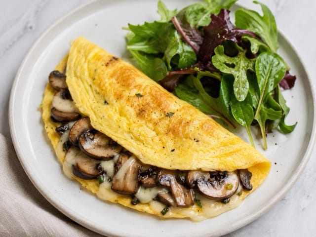 easy mushroom omelette